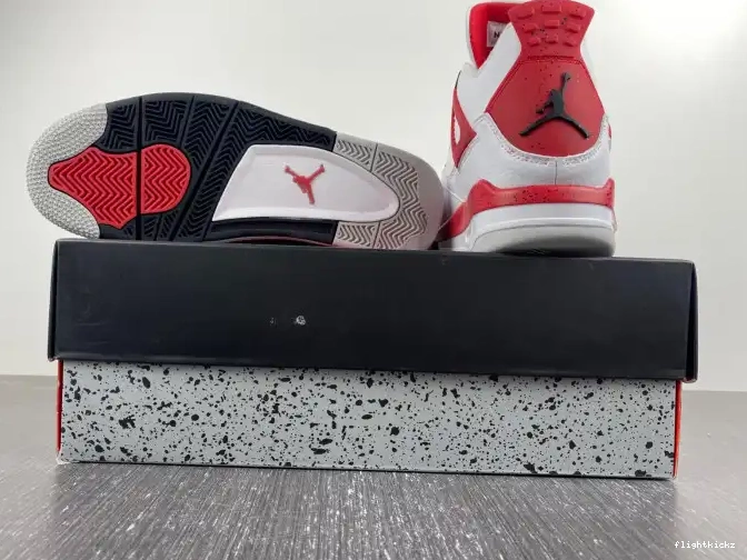 Red Jordan 4 Air DH6927-161 Cement 0630